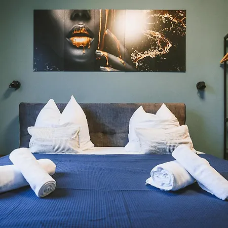 Sadebo 1 Bis 16 Gäste In 3 Appartement Lübeck