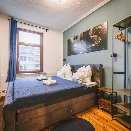 Sadebo 1 Bis 16 Gäste In 3 * Lübeck